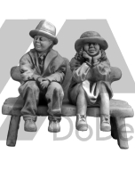 Figura betonowa dzieci na ławce