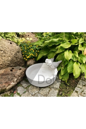betonowe poidełko dla psa i kota, dekoracja ogrodowa